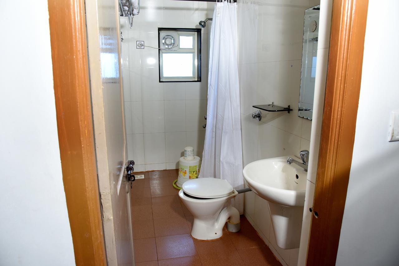אודופי Hotel Sharada International מראה חיצוני תמונה