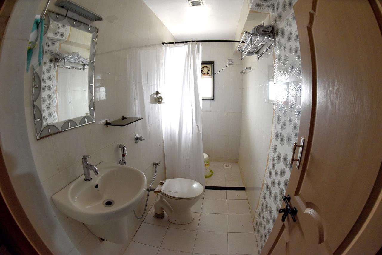 אודופי Hotel Sharada International מראה חיצוני תמונה